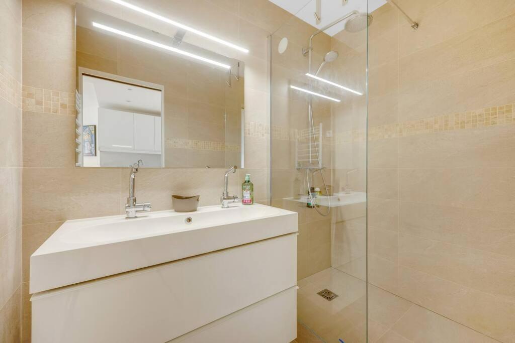 Espace Champerret - 1 Bedroom 4 People Левалуа-Пере Экстерьер фото
